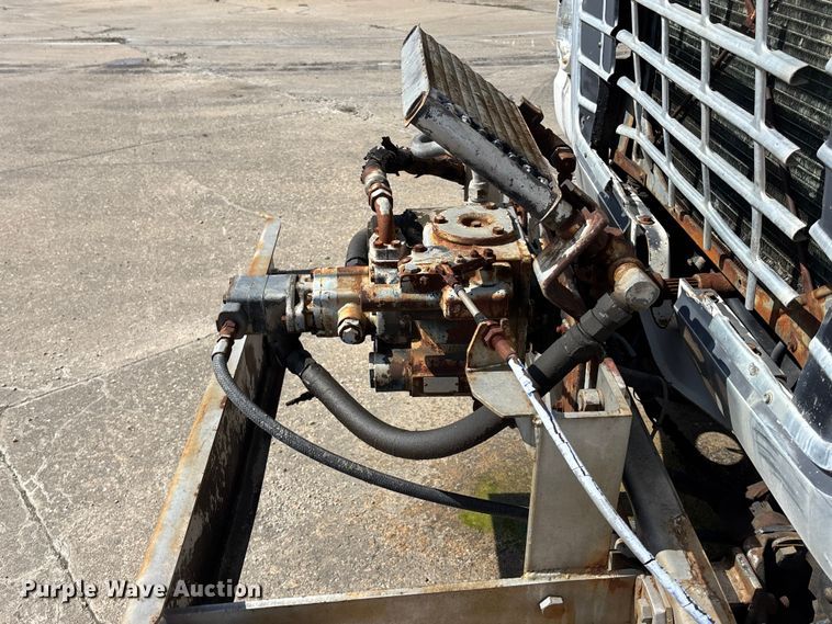 image for item EA4766 1985 Ford LT8000 ready mix truck