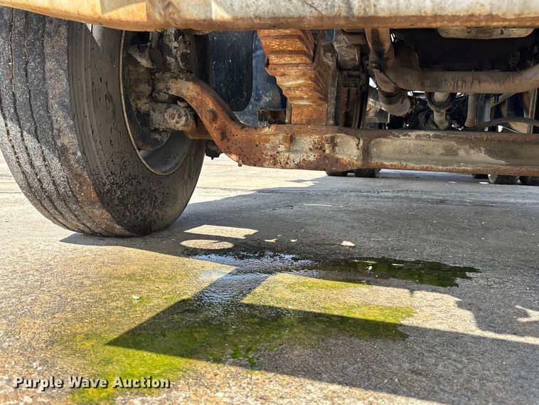 image for item EA4766 1985 Ford LT8000 ready mix truck