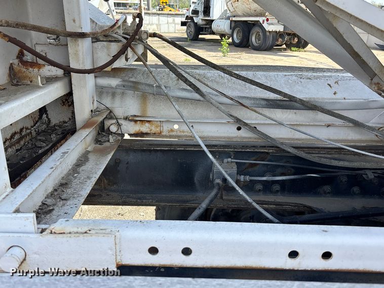 image for item EA4766 1985 Ford LT8000 ready mix truck