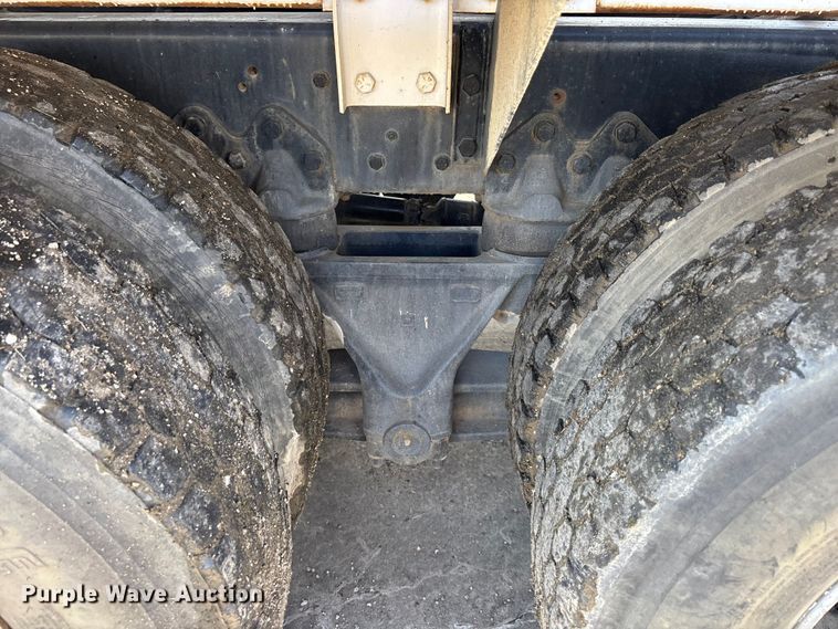 image for item EA4766 1985 Ford LT8000 ready mix truck
