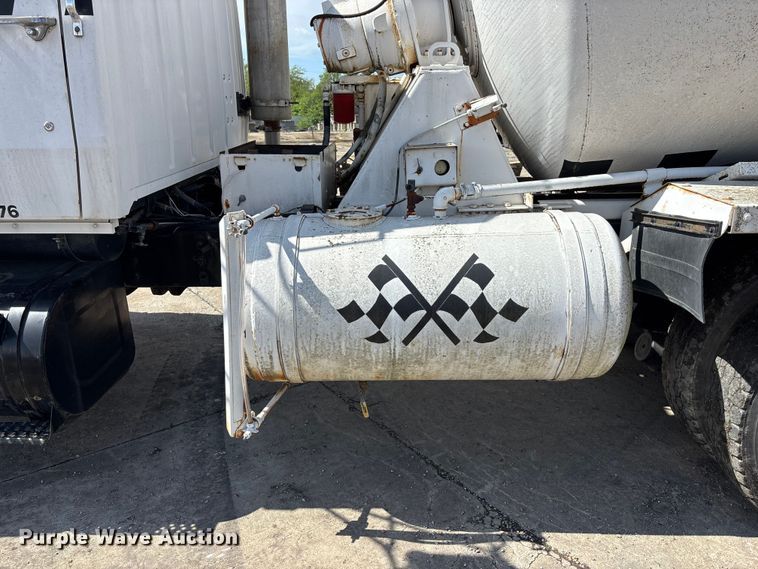 image for item EA4766 1985 Ford LT8000 ready mix truck