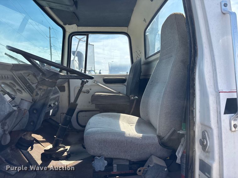 image for item EA4766 1985 Ford LT8000 ready mix truck