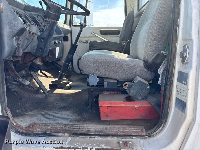 image for item EA4766 1985 Ford LT8000 ready mix truck