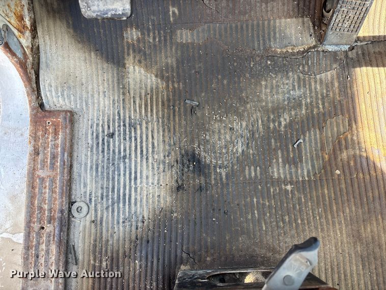 image for item EA4766 1985 Ford LT8000 ready mix truck