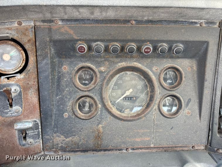 image for item EA4766 1985 Ford LT8000 ready mix truck