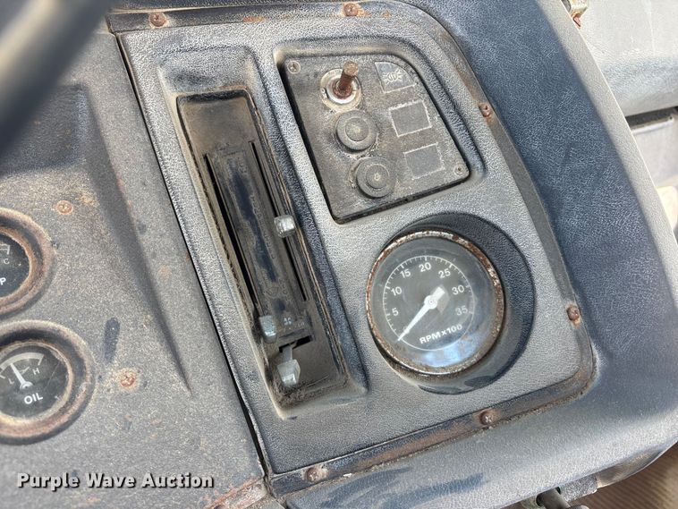 image for item EA4766 1985 Ford LT8000 ready mix truck