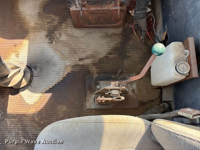 image for item EA4766 1985 Ford LT8000 ready mix truck