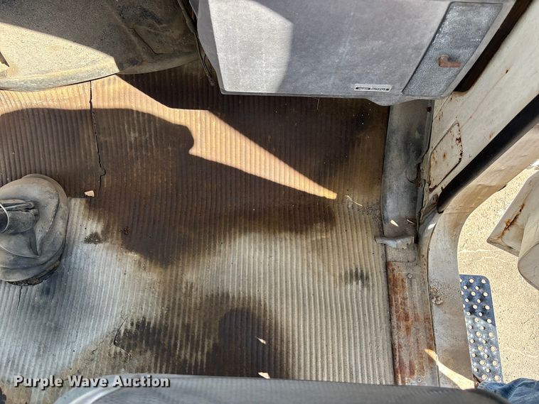 image for item EA4766 1985 Ford LT8000 ready mix truck