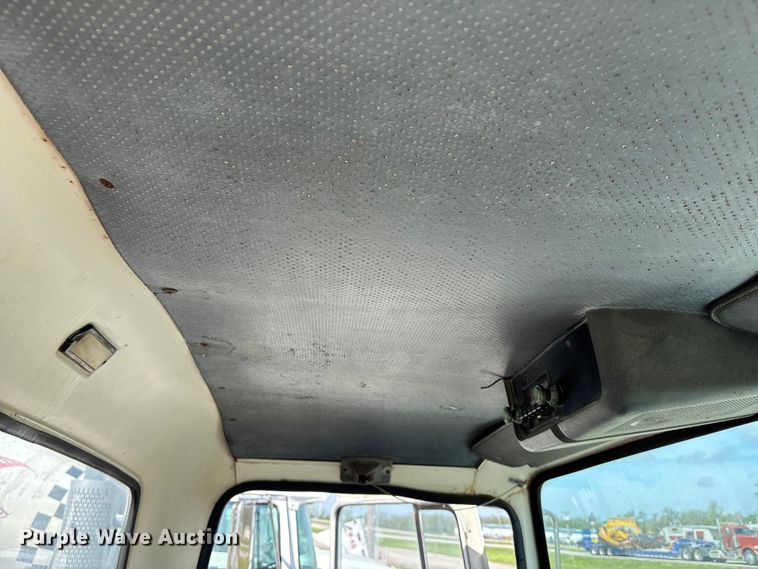 image for item EA4766 1985 Ford LT8000 ready mix truck