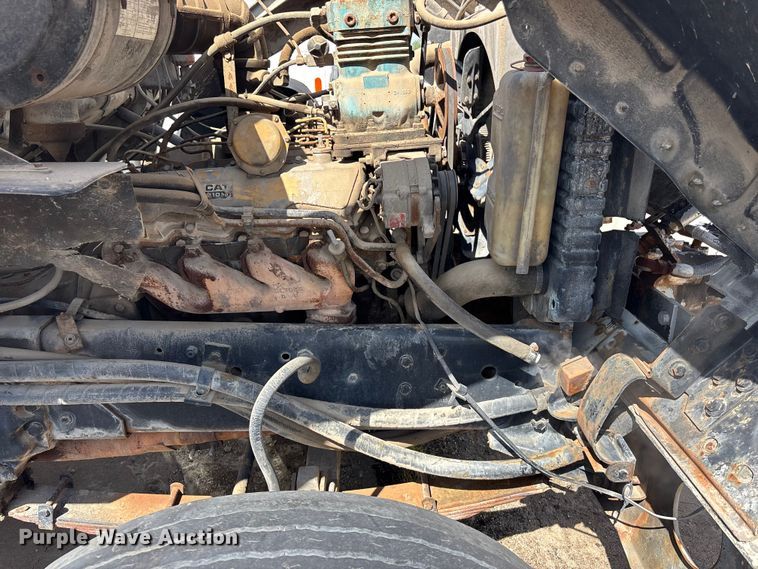 image for item EA4766 1985 Ford LT8000 ready mix truck