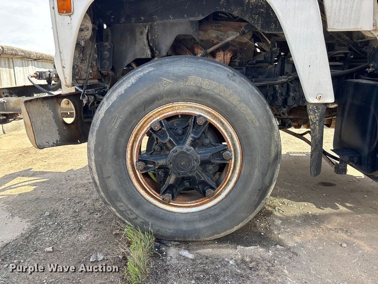 image for item EA4766 1985 Ford LT8000 ready mix truck