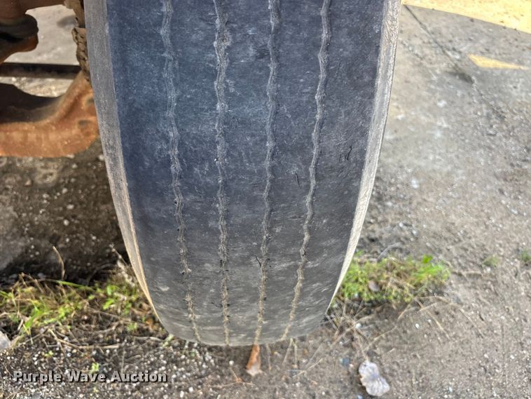 image for item EA4766 1985 Ford LT8000 ready mix truck