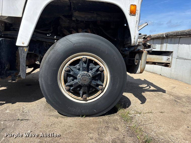 image for item EA4766 1985 Ford LT8000 ready mix truck