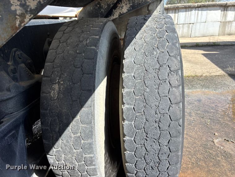 image for item EA4766 1985 Ford LT8000 ready mix truck