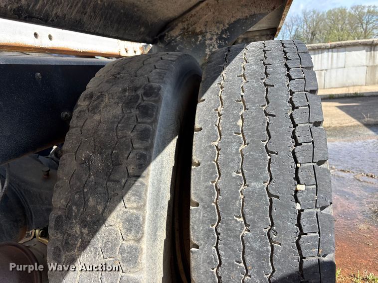 image for item EA4766 1985 Ford LT8000 ready mix truck