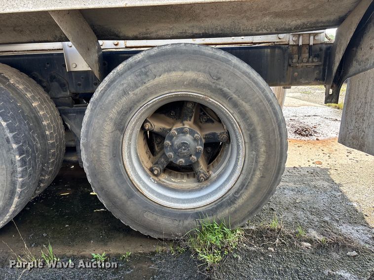 image for item EA4766 1985 Ford LT8000 ready mix truck