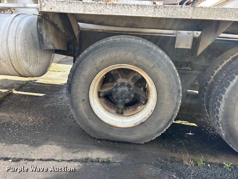 image for item EA4766 1985 Ford LT8000 ready mix truck