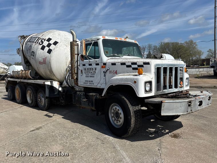 image for item EA4768 1990 International F2574 ready mix truck