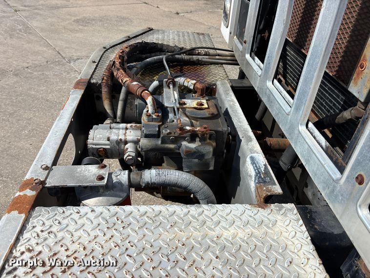 image for item EA4768 1990 International F2574 ready mix truck