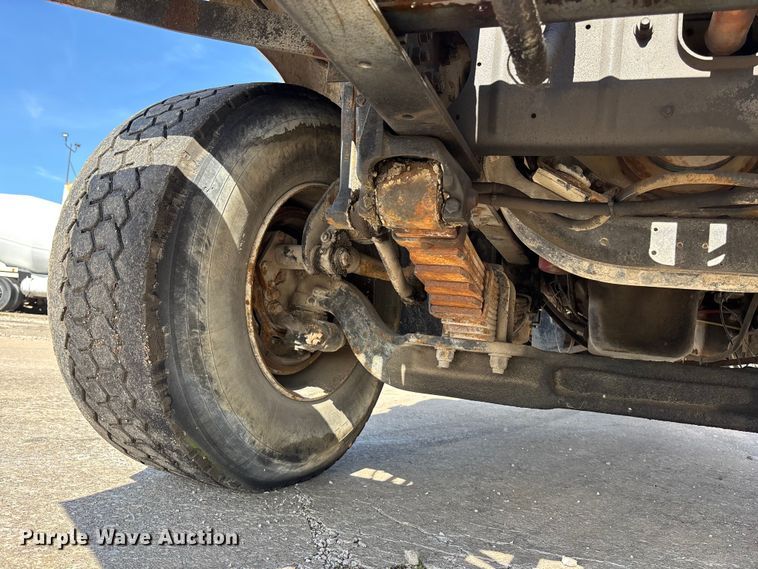 image for item EA4768 1990 International F2574 ready mix truck