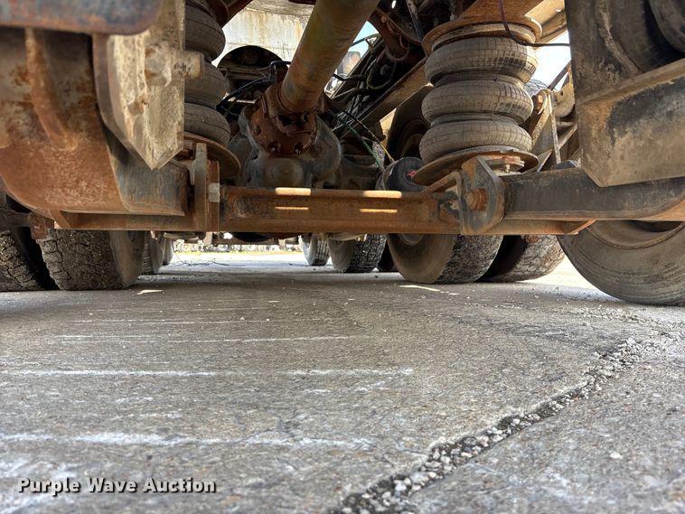 image for item EA4768 1990 International F2574 ready mix truck