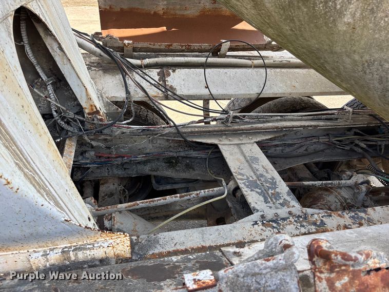 image for item EA4768 1990 International F2574 ready mix truck