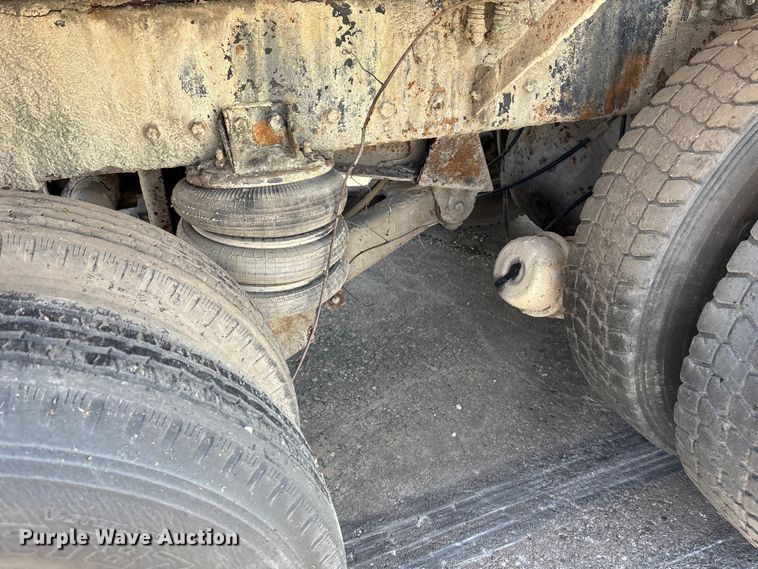 image for item EA4768 1990 International F2574 ready mix truck