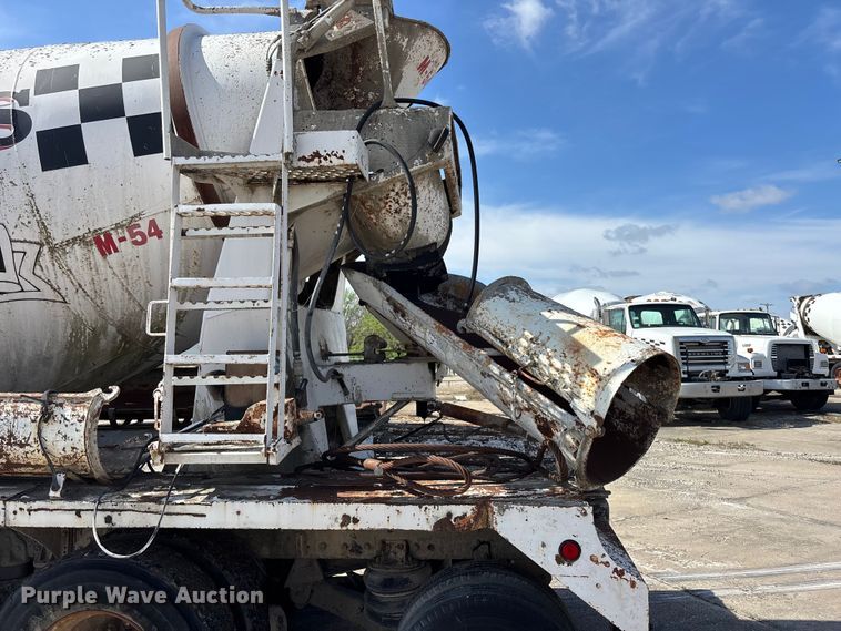 image for item EA4768 1990 International F2574 ready mix truck