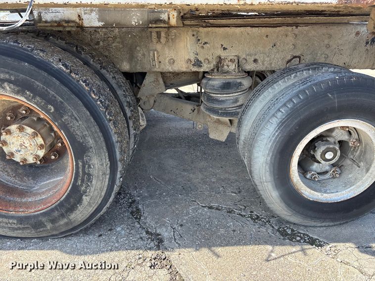 image for item EA4768 1990 International F2574 ready mix truck