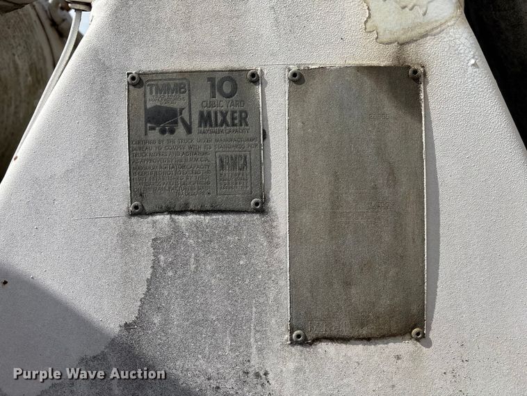 image for item EA4768 1990 International F2574 ready mix truck