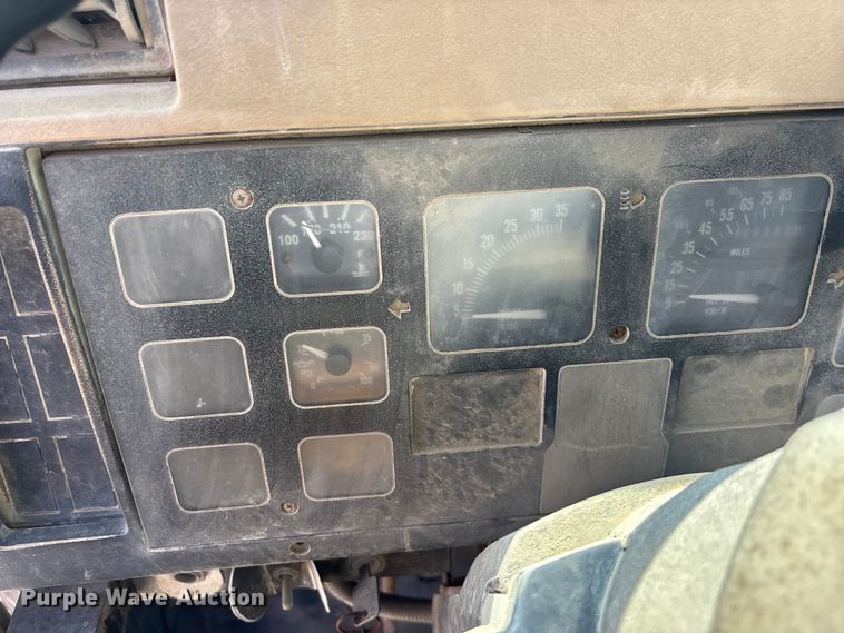 image for item EA4768 1990 International F2574 ready mix truck