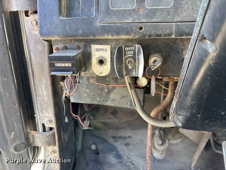 image for item EA4768 1990 International F2574 ready mix truck