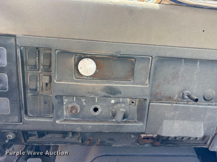 image for item EA4768 1990 International F2574 ready mix truck