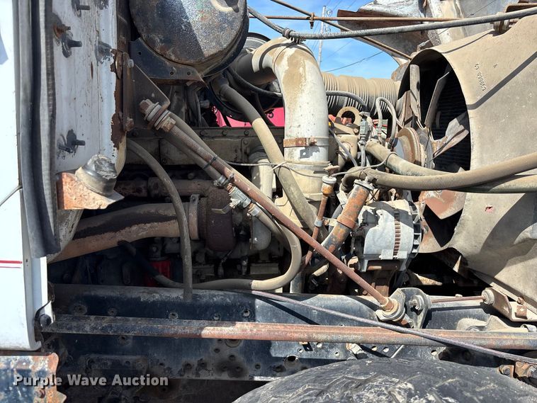 image for item EA4768 1990 International F2574 ready mix truck