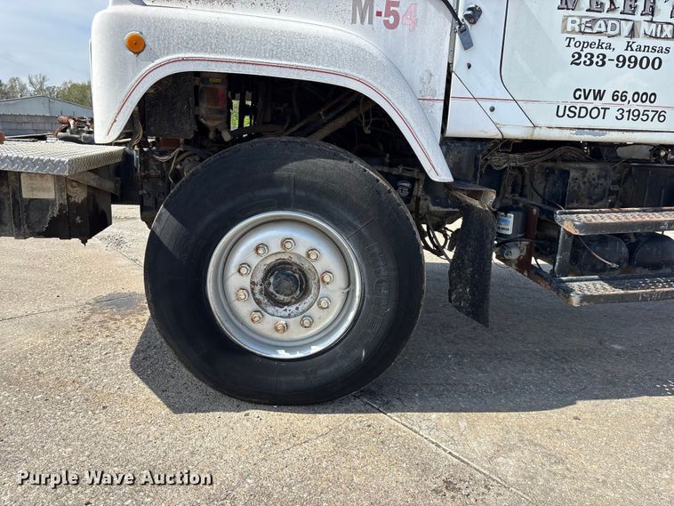 image for item EA4768 1990 International F2574 ready mix truck