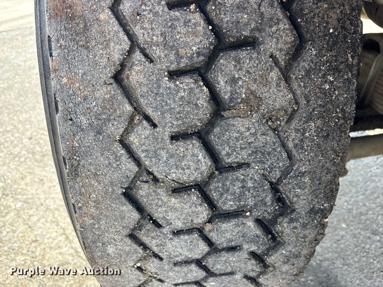 image for item EA4768 1990 International F2574 ready mix truck