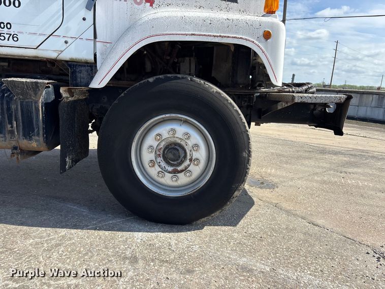 image for item EA4768 1990 International F2574 ready mix truck