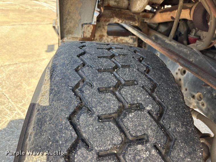 image for item EA4768 1990 International F2574 ready mix truck