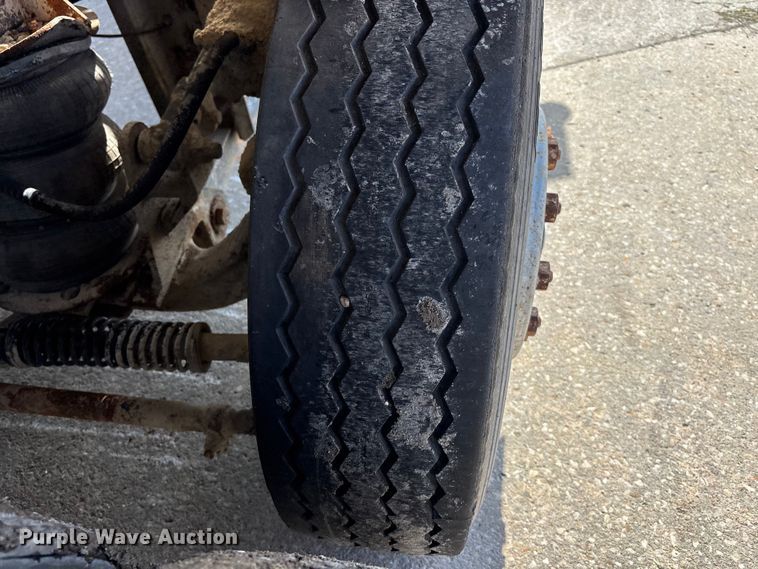 image for item EA4768 1990 International F2574 ready mix truck