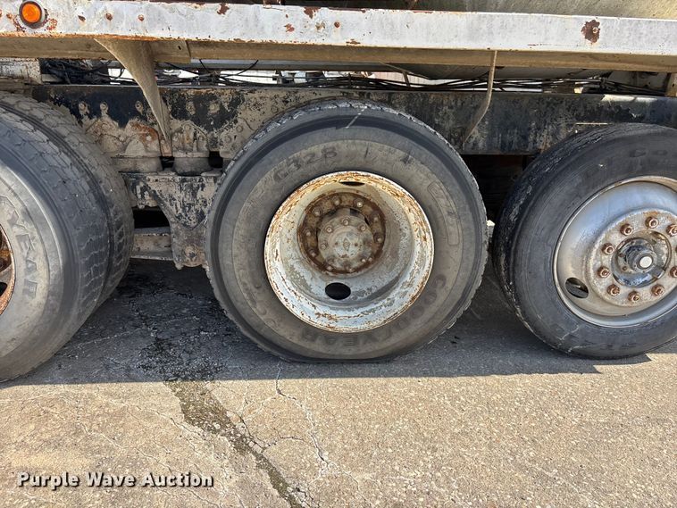 image for item EA4768 1990 International F2574 ready mix truck