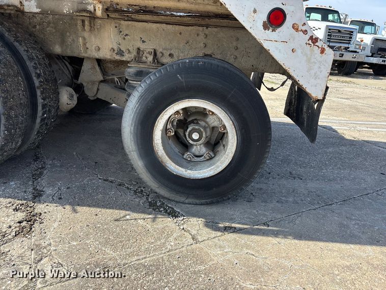 image for item EA4768 1990 International F2574 ready mix truck