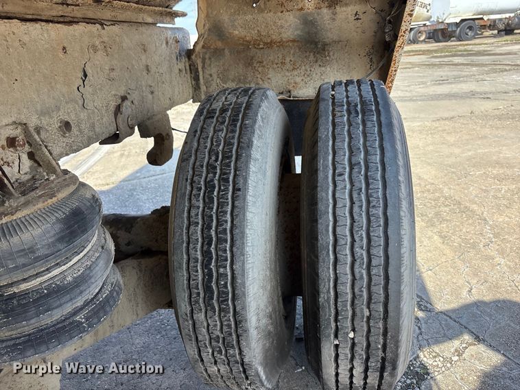 image for item EA4768 1990 International F2574 ready mix truck