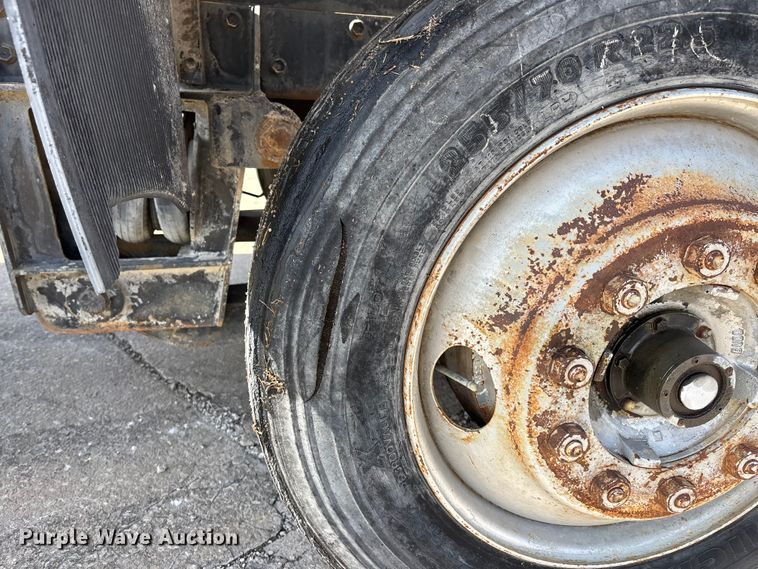 image for item EA4768 1990 International F2574 ready mix truck