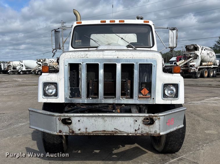 image for item EA4769 1988 International F2574 ready mix truck