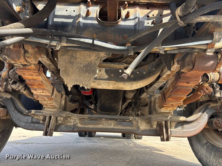 image for item EA4769 1988 International F2574 ready mix truck