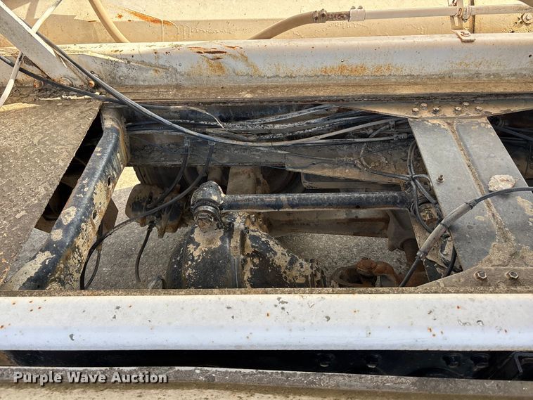 image for item EA4769 1988 International F2574 ready mix truck