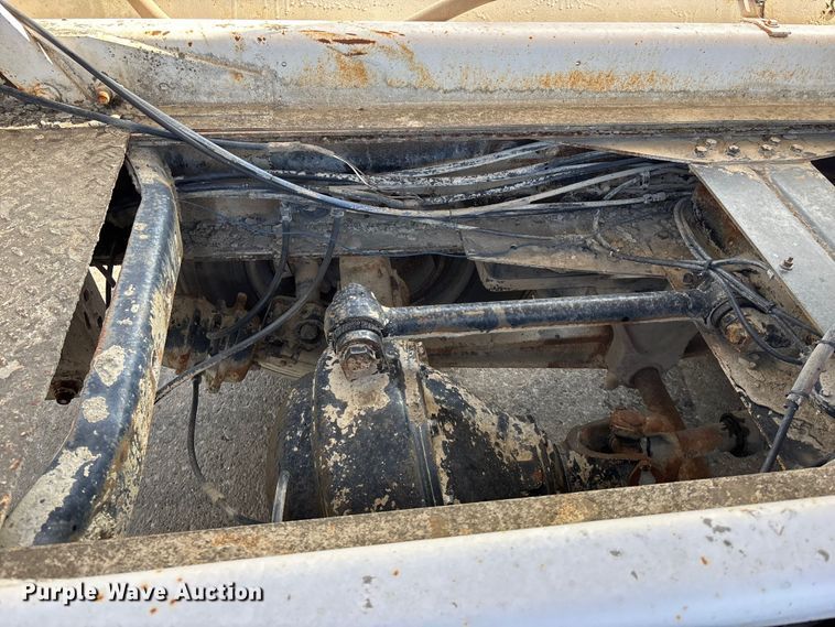 image for item EA4769 1988 International F2574 ready mix truck