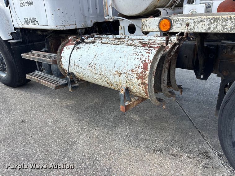 image for item EA4769 1988 International F2574 ready mix truck