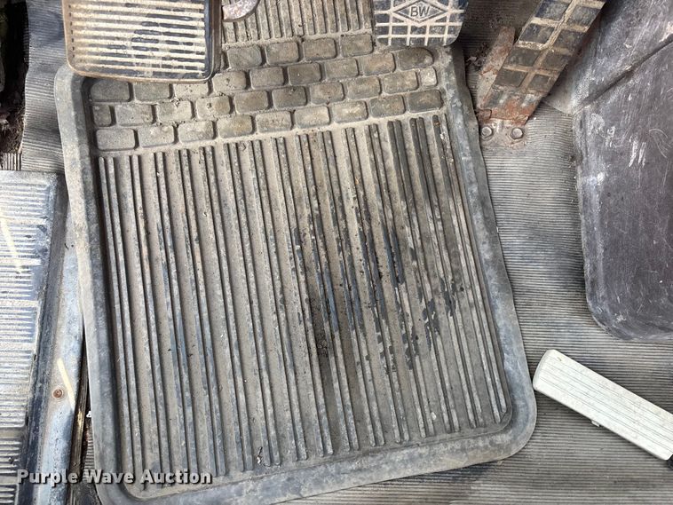 image for item EA4769 1988 International F2574 ready mix truck