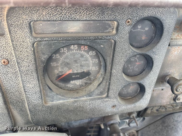 image for item EA4769 1988 International F2574 ready mix truck